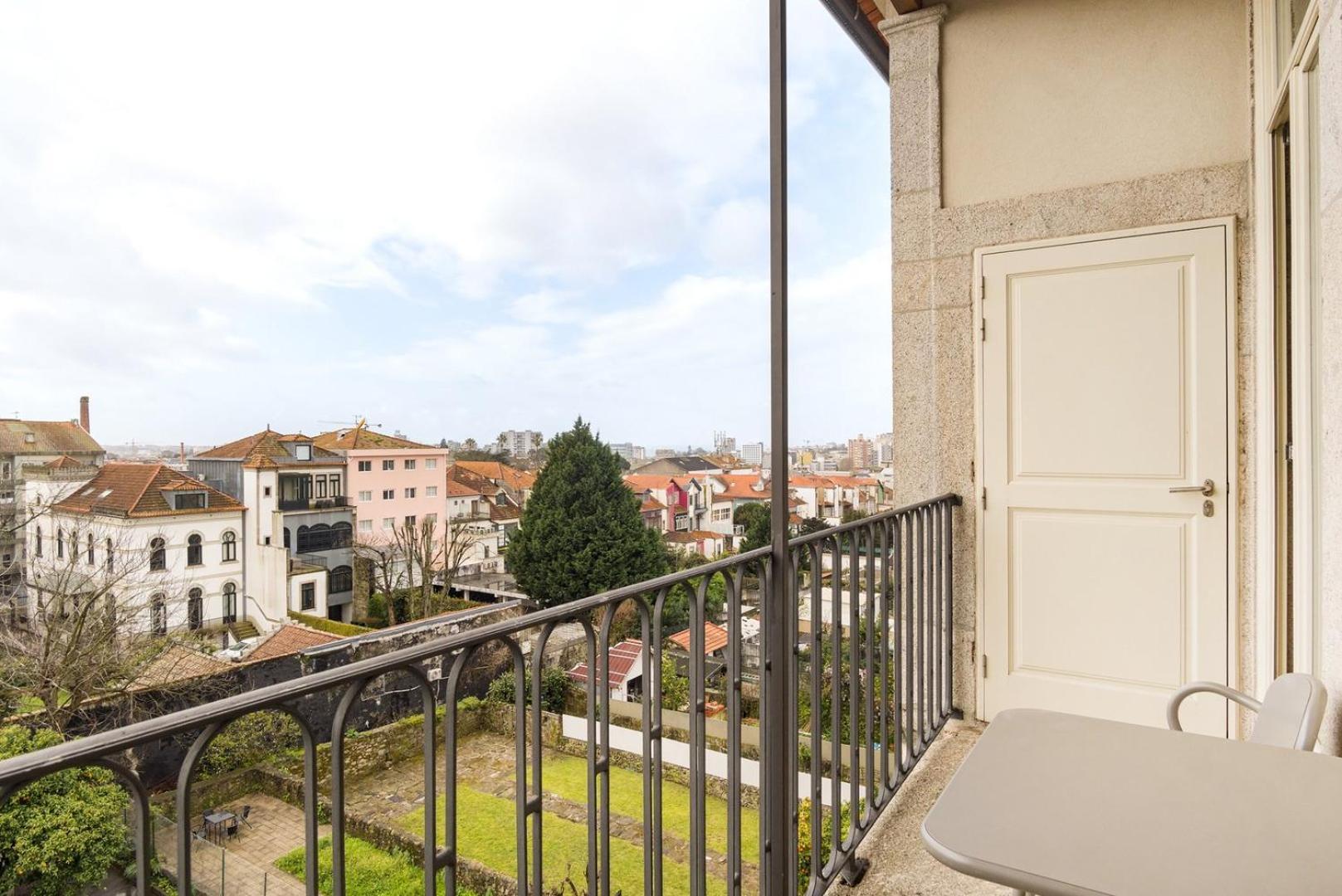 Ferienwohnung Guestready - Urban Oasis With Private Balcony Porto Exterior foto